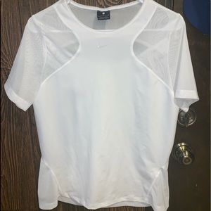 NIKE DRI-FIT SHORT SLEEVE WITH MESH